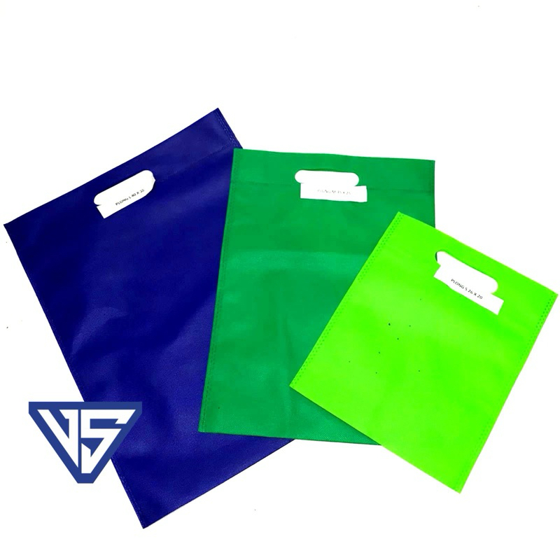 

Tas Souvenir Bahan Spunbond Plong Oval S 20x26 M 35x25 L 40x30 Goodiebag Totebag Tas Hajatan Souvenir