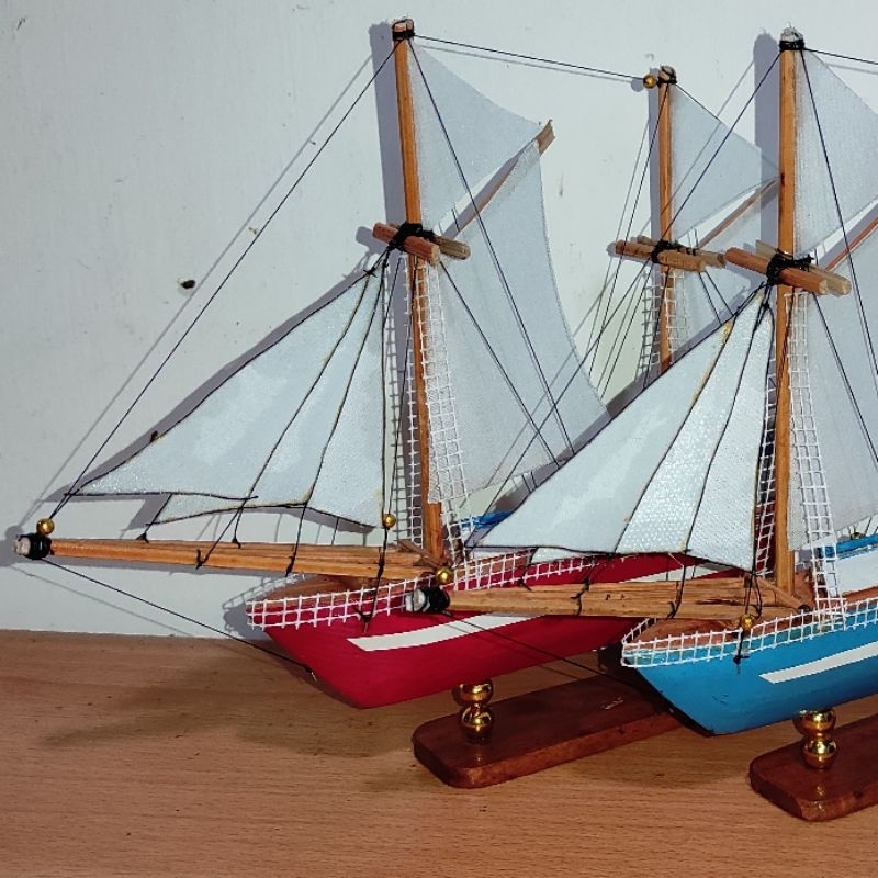 Miniatur Kapal Nelayan Pinisi Unik