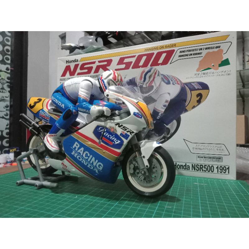 kyosho honda nsr500 rc bike 1:8 scale