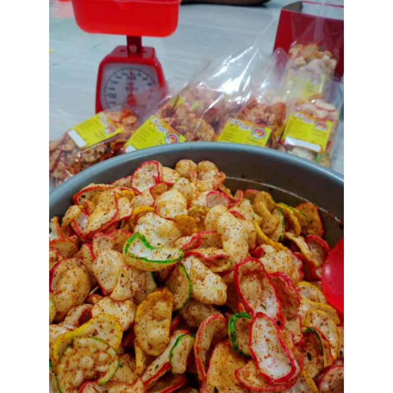 

Krupuk seblak / krupuk pedas / cemilan pedas / cemilan kekinian 200gr