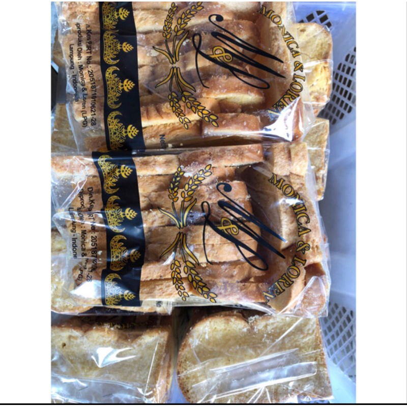 

Roti kering monica manis