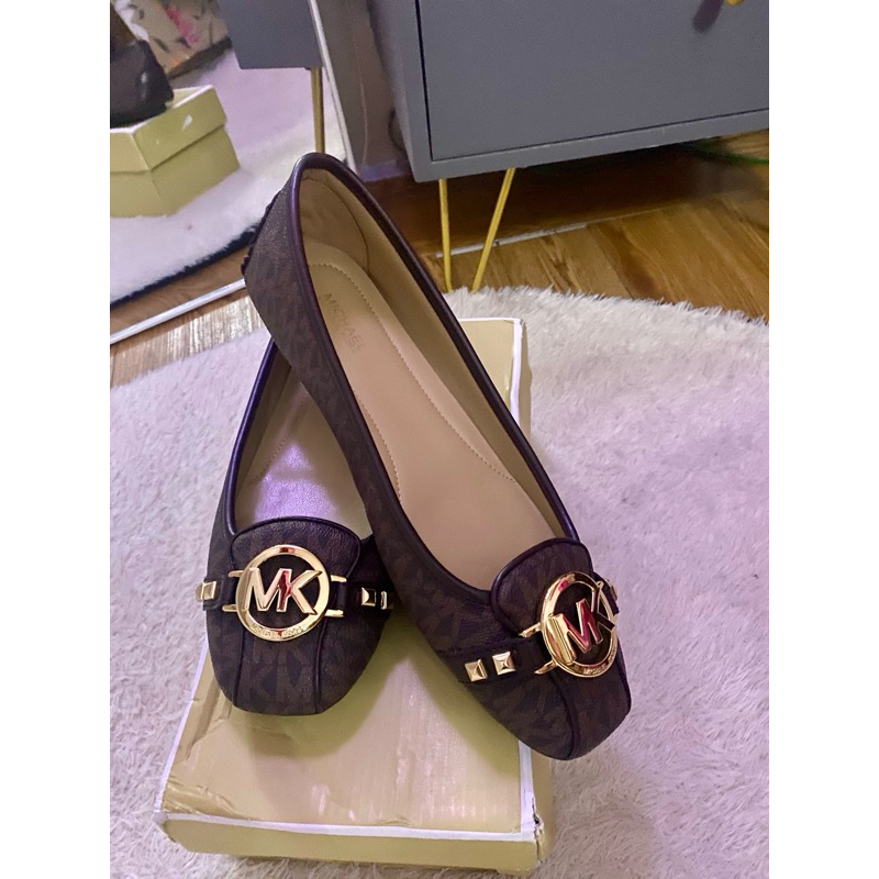 Michael kors flat shoes