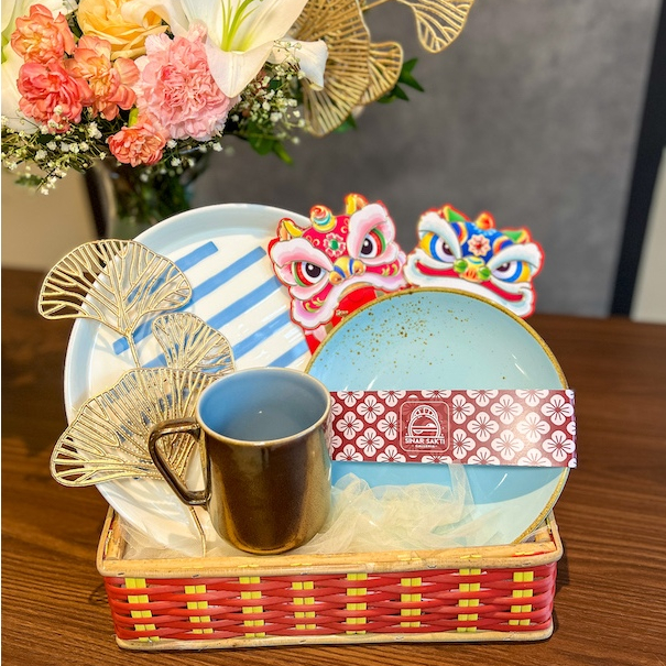 

CNY Hampers Parcel Imlek Sincia - 3-PIECE SET + Basket + FREE Card