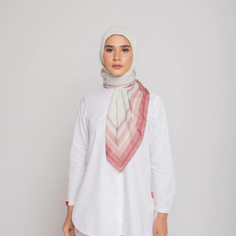 Dauky Check Line Scarf Segi empat motif Dauky Fashion Hijab Segiempat
