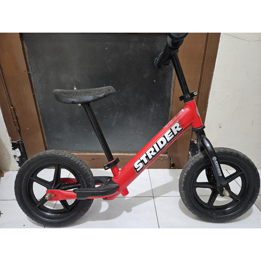 Strider Balance Bike 12 Merah