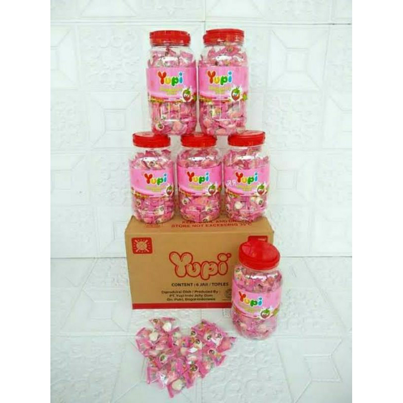 

Permen yupi toples stroberi kiss dengan bentuk love. Permen yupi berat bersih 300gr.