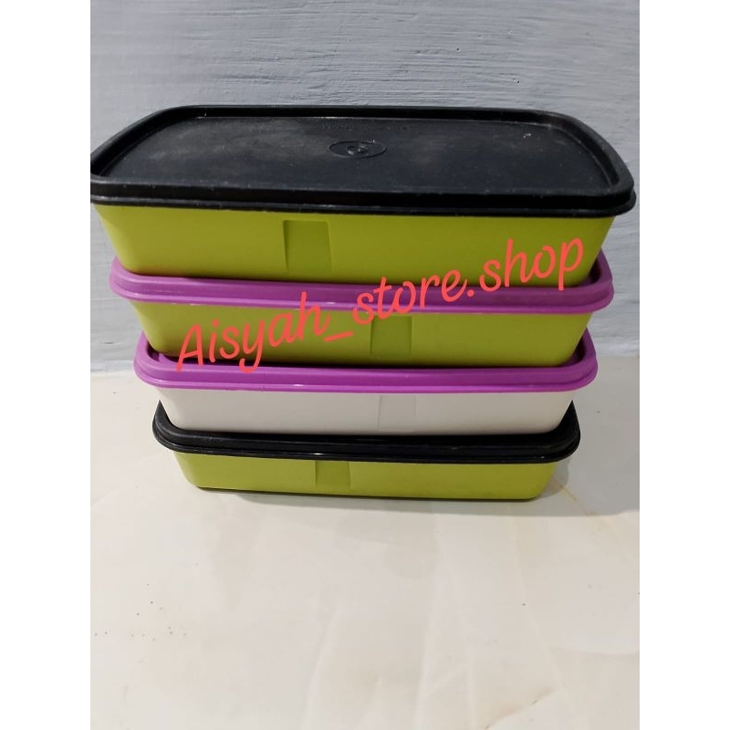 kotak makan tutup ungu base putih panjang dan lebar Tupperware second