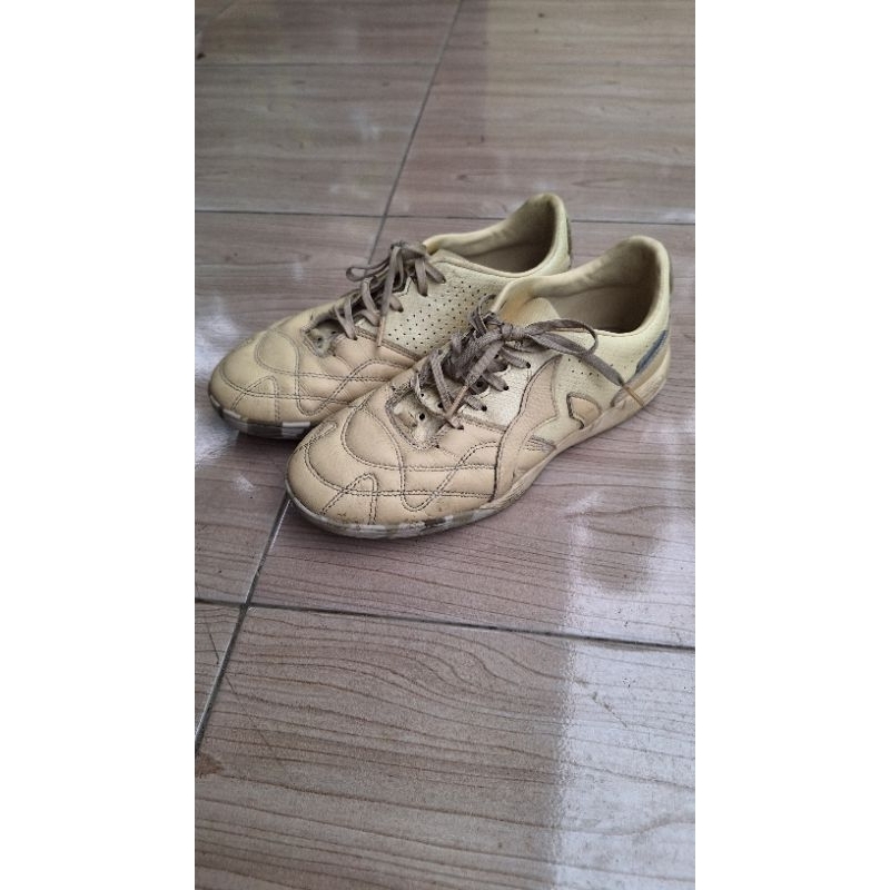 Jogosala revolt second size 39 (25 cm)