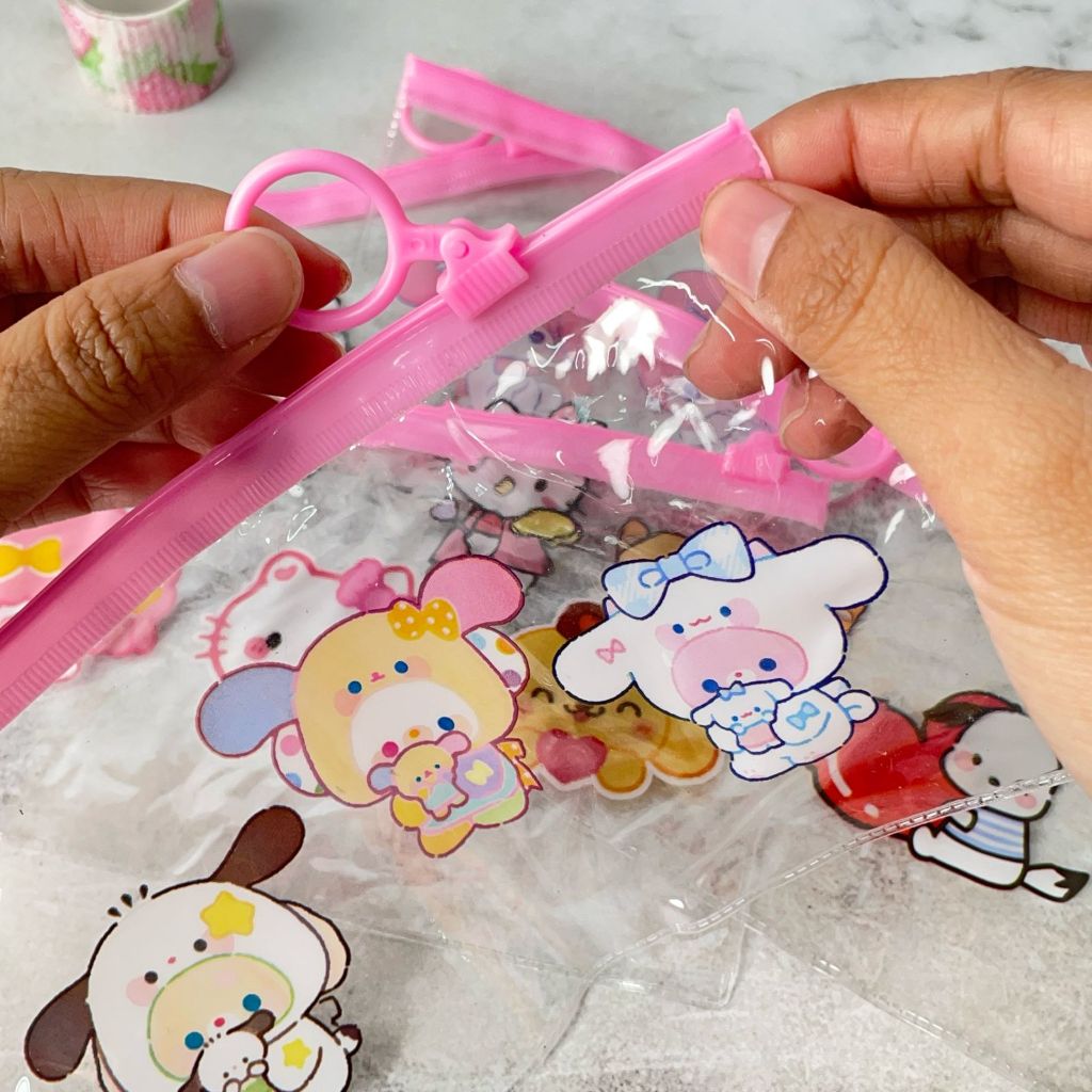 

Kotak Pensil Pouch Bahan PVC Motif Sanrio Penutup Resleting KP 1127 - tempat tas grosir map cinnamoroll kuromi