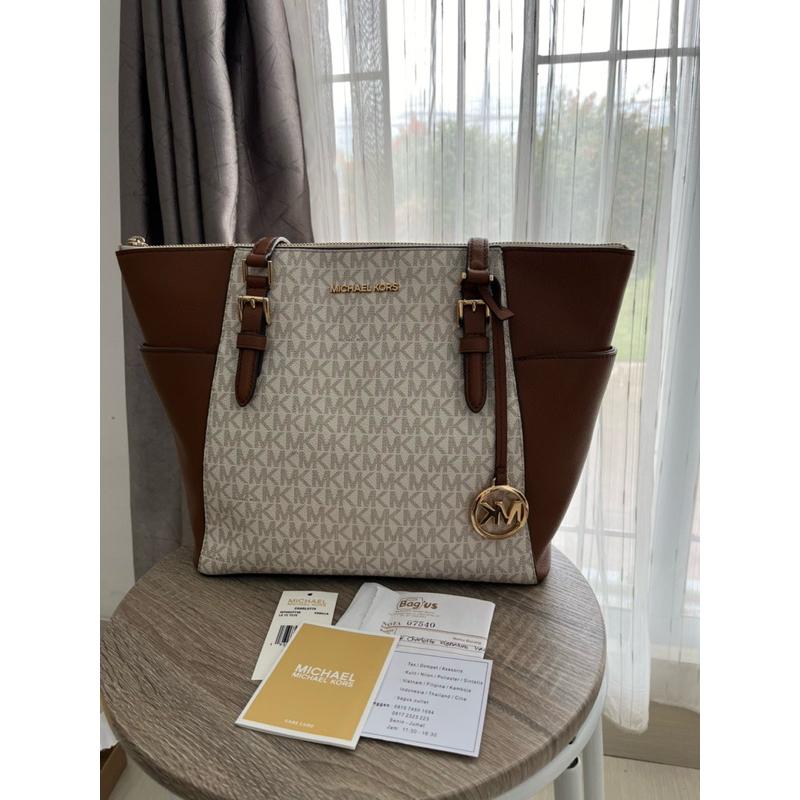 PRELOVED  TAS MICHAEL KORS CHARLOTTE SIGNATURE VANILLA ORIGINAL