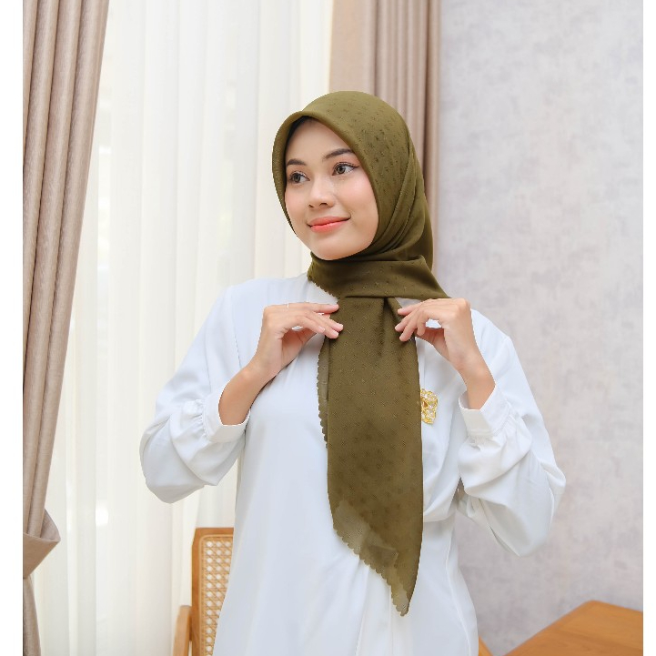 At Muflih - Alina Scarf | Hijab Segiempat Polos