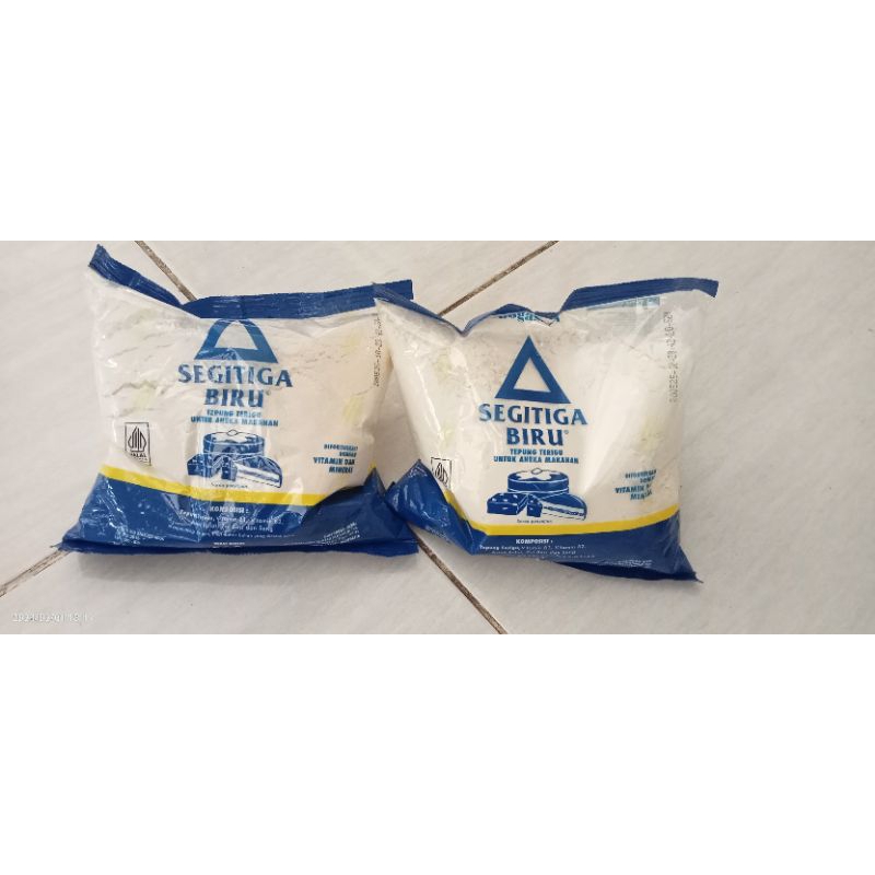 

TepungTeriguSegitigaBiru