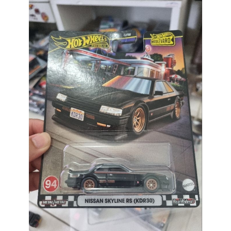 HOT WHEELS PREMIUM BOULEVARD SKYLINE RS (KDR30)