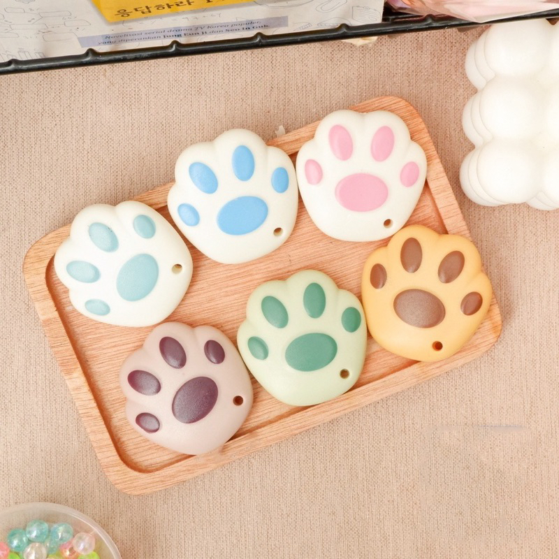 

Mini cutter bentuk cat paw / pisau pemotong kertas ukuran kecil / silet alat bantu potong paket / alat tulis sekolah kantor stationery stationary portable travelling catpaw jejak kaki anjing kucing kater cuter school art safety knife small