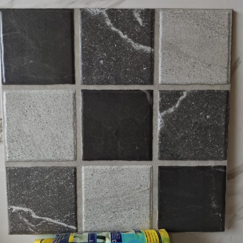Keramik 50x50 HITAM PUTIH CATUR MATT KASAR