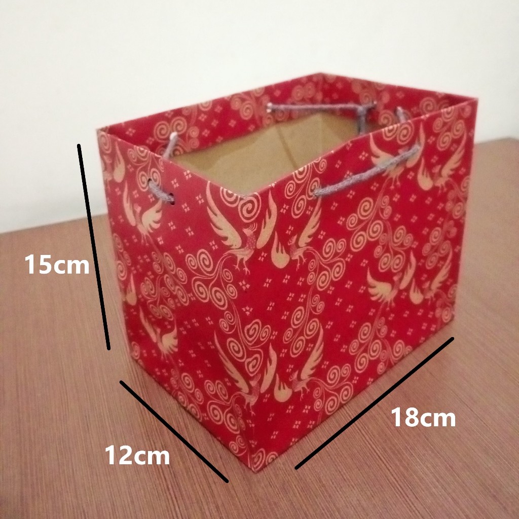 

paper bag motif burung pia size 18 x 12 x 15 (P x L x T) tas kertas TERMURAH