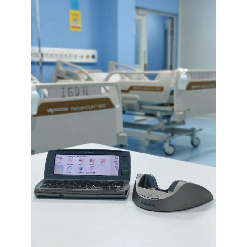 Hp Jadul Nokia 9500 Communicator Rare Langka Mulus Bonus Stand Sinyal All Operator E90 808 N8 E7 Son