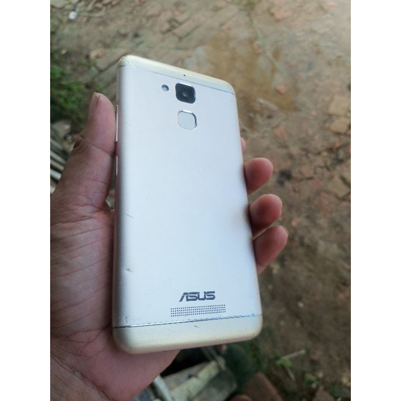 azus Zenfone max 3 min LCD