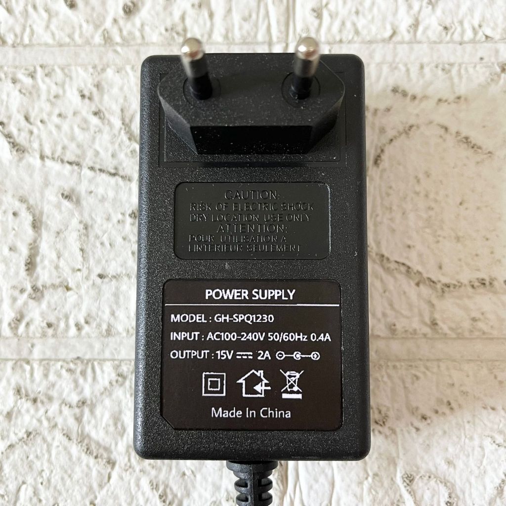 Power Supply 15V 2A Model GH-SPQ1230