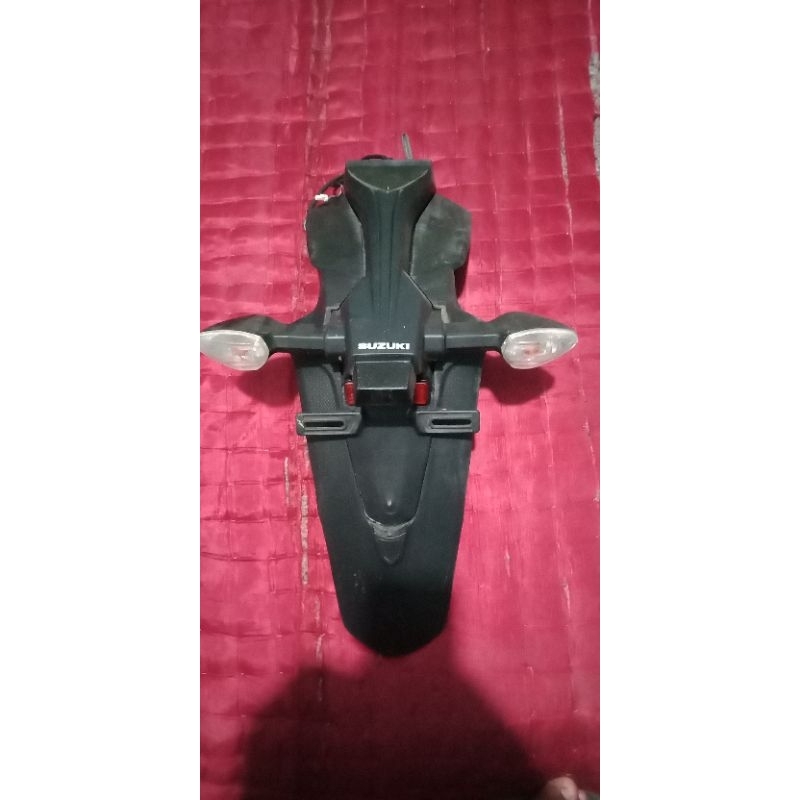 sepakbor spakbor selebor belakang suzuki gsx 150 r  original bekas