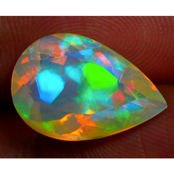 4.300 CRT FACETED WELO CHAFF BEAUTY COLOR WELO OPAL-