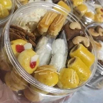 

Sample Cookies mix pastry bogor