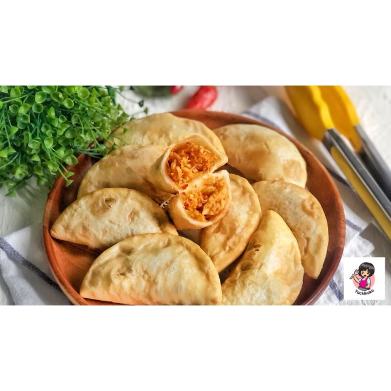 

cireng isi ayam suwir pedas