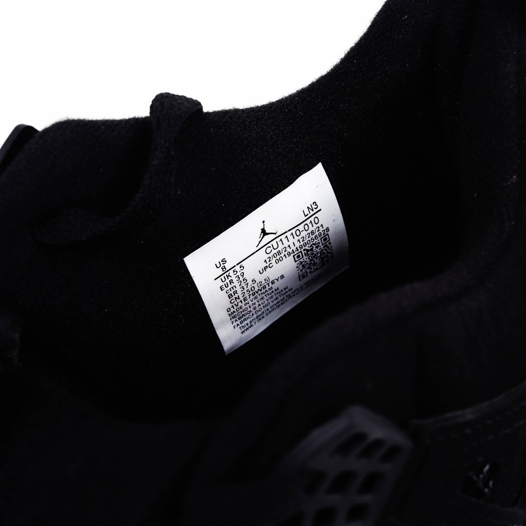 PROMO TERBARU PROMO TERBARU (SLPRDS) Sepatu Nike Air Jordan 4 Retro Triple Black