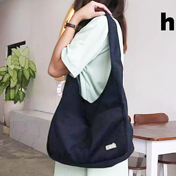 RumahWarna Tas Bahu Size 32 x 11.5 x 29 cm  Cangklong Megumi Hitam