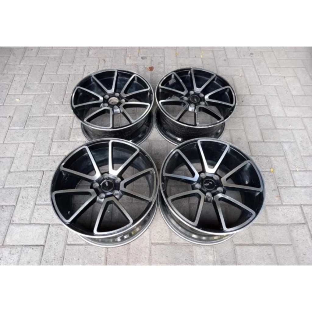 Velg Mobil Bekas HSR LARANTUKA R18 Lubang Baut 5