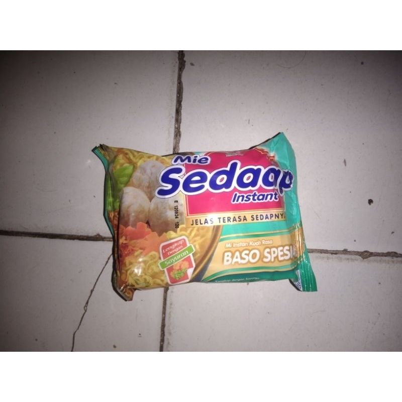

mie instan baso spesial