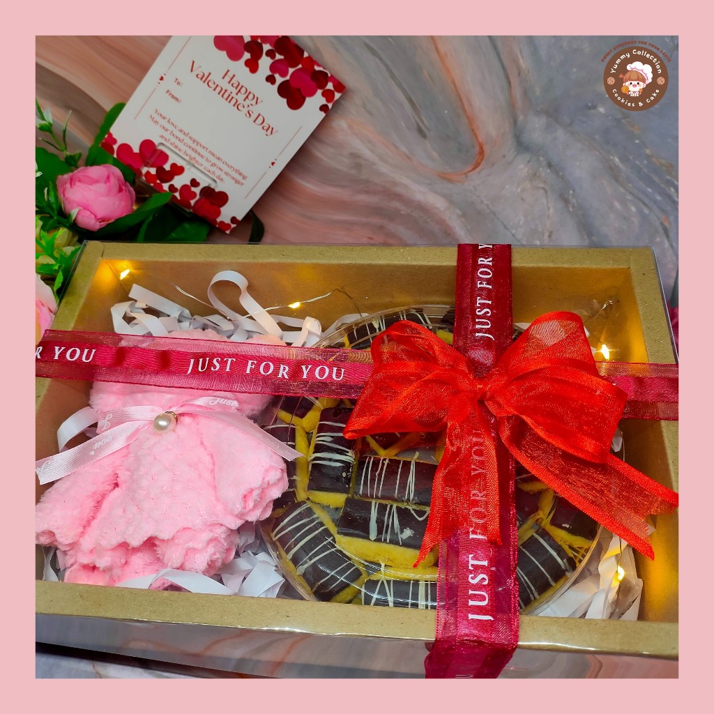 

Hampers Special Valentine Box 1pc