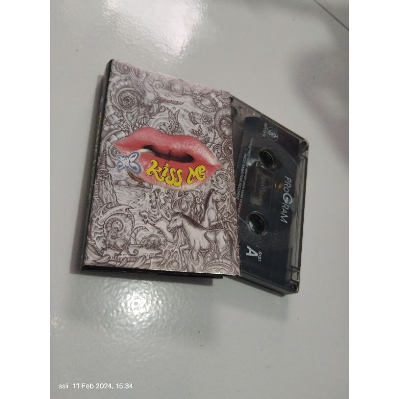 kaset pita slank / slank kiss me