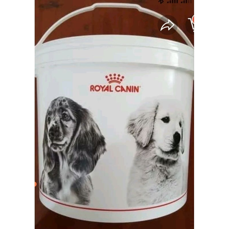 ROYAL CANIN HALF MOON DOG FOOD CONTAINER4kg
