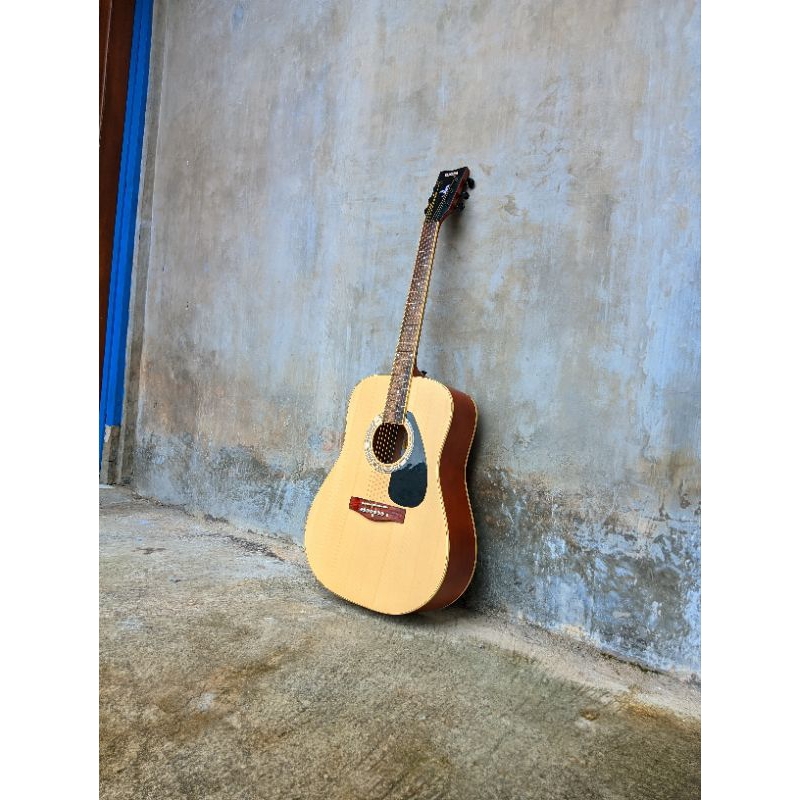 GITAR JUMBO YAMAHA