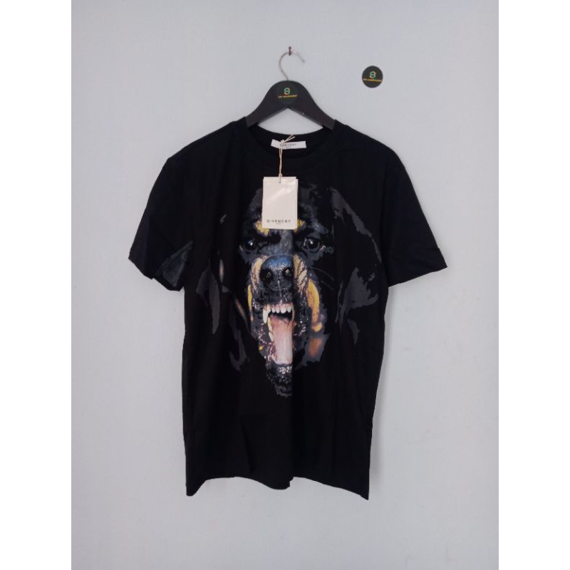 GIVENCHY