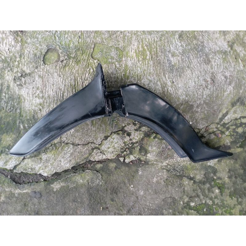 cover spakbor slebor depan sayap depan SUZUKI RC dan BRAVO RC100
