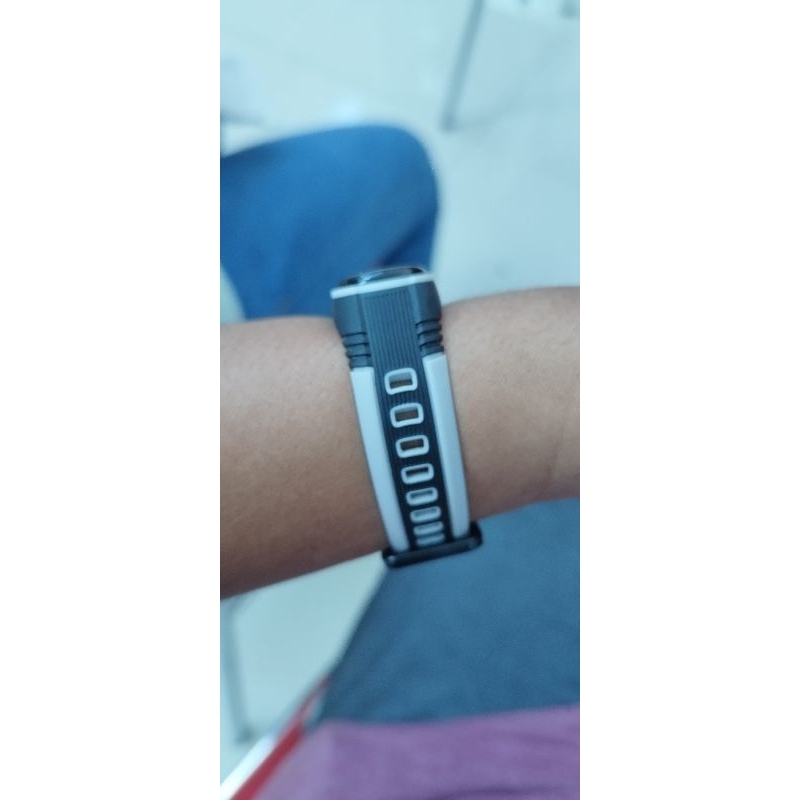 Xiaomi Mi Band 6 (second)