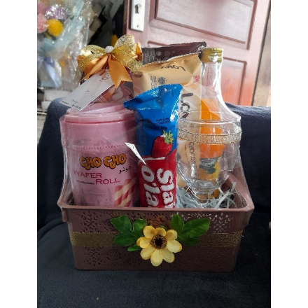 

Parcel Hari Raya / Lebaran / Hampers Tas Lebaran / Parsel Ulang Tahun / Parcel Mania Magelang