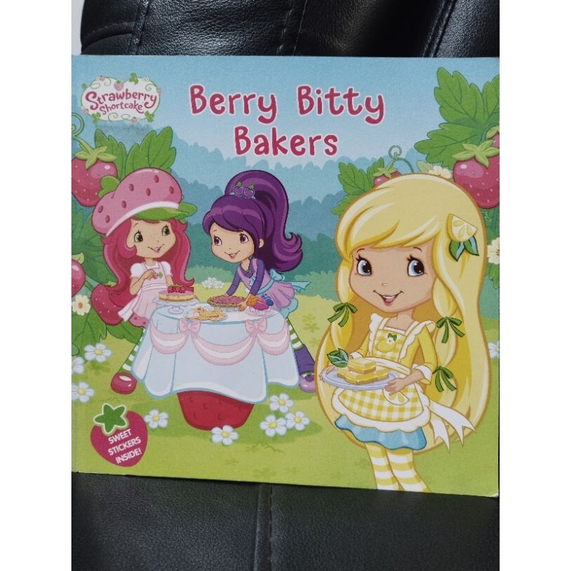 Buku Cerita Bergambar Bahasa Inggris Strawberry Shortcake