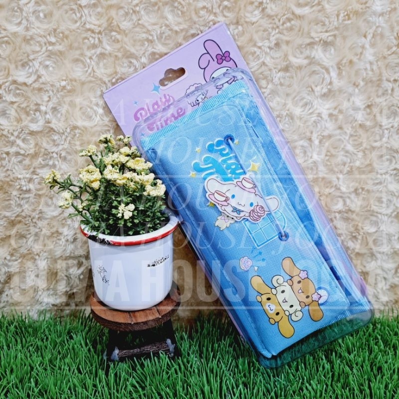

Pensil Case Kain Cinnamoroll Biru Gantungan Akrilik Tempat Pensil Cinnamoroll Biru