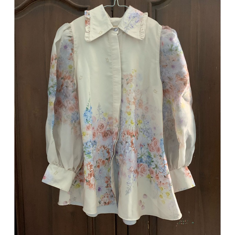 wearing klamby verdant blouse preloved