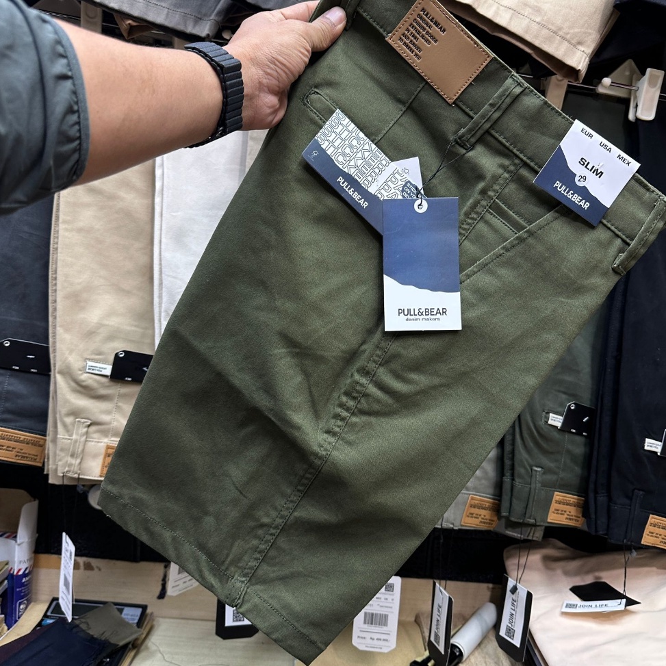 DISKON Celana Pendek Santai Pria Hijau Army Branded PULL AND BEAR