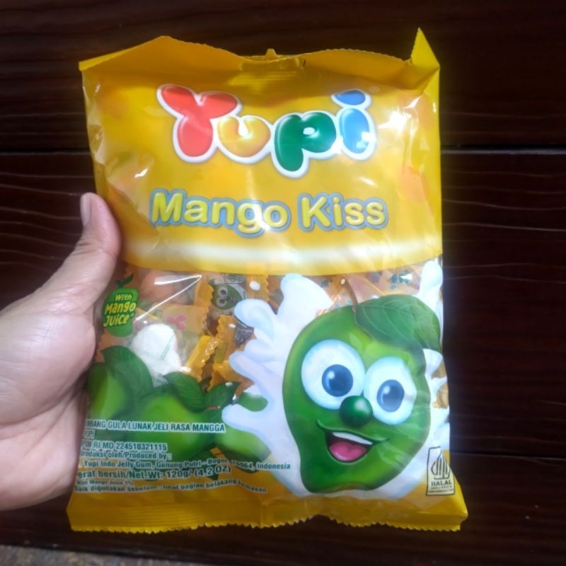 

Yupi Mango kiss Kembang gula lunak jeli Rasa Mangga berat 120 gram