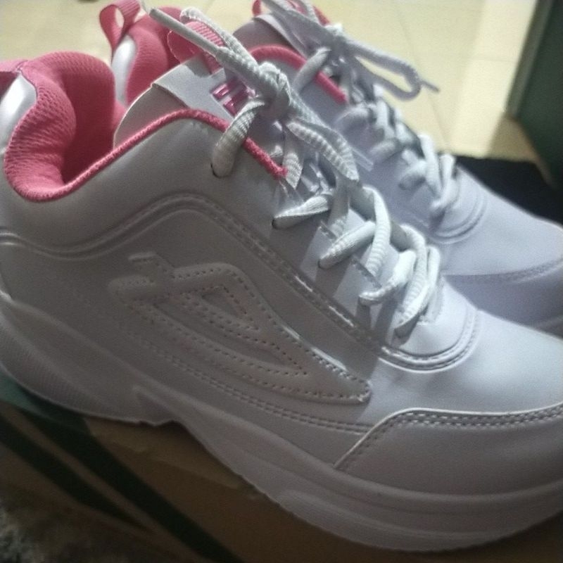 Ando jesselyn sepatu bukan preloved