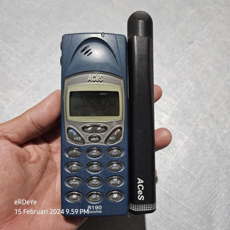 Hp Jadul Bahan Ericsson R190 Satelite