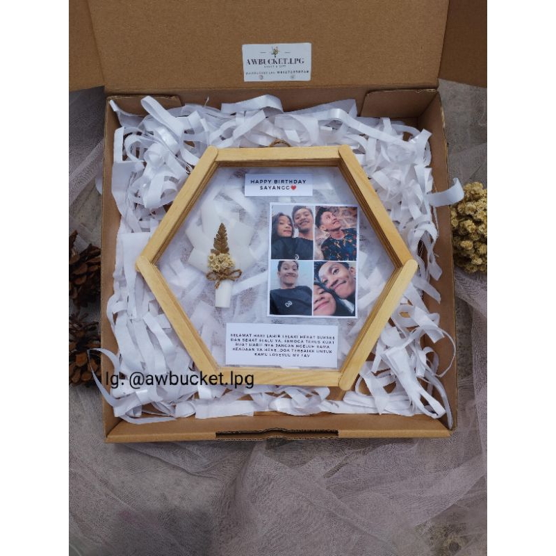 HEXAGONAL FRAME AESTHETIC/FRAME CUSTOM/HADIAH WISUDA/HADIAH ULTAH/HAMPERS
