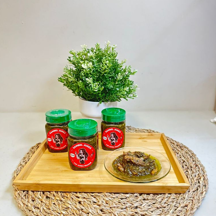 

SAMBAL TERI IJO PEDAS GURIH CAP JANDA NGAMUK