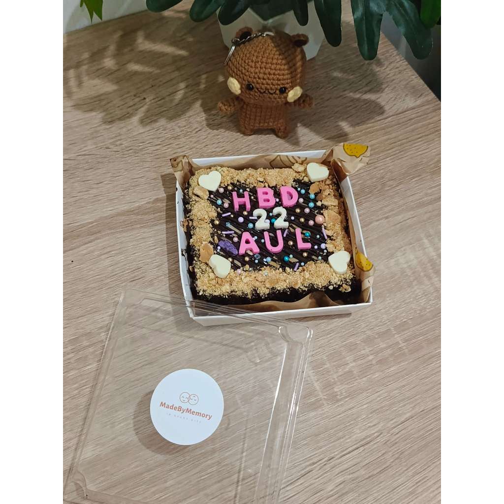 

Fudgy Brownies Custom Nama ulang tahun (20x20 cm) | Hadiah Annivesary | Kue Wisuda