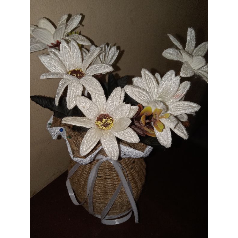 VAS BUNGA DARI TALI RAMI